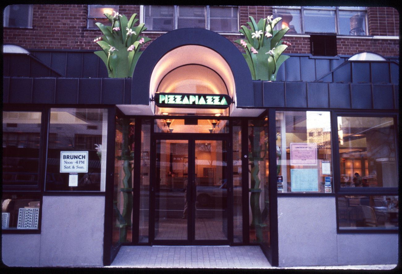 Photograph of entryway for Pizza Piazza restaurant